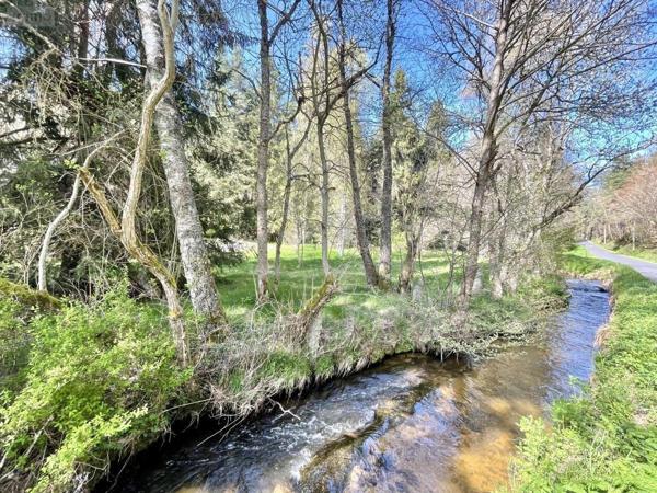 Maison à vendre à Saint-Just dans le Cantal (15320), ref : 48032-163