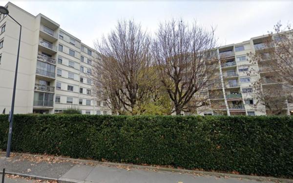 Stationnement à louer    Villeurbanne