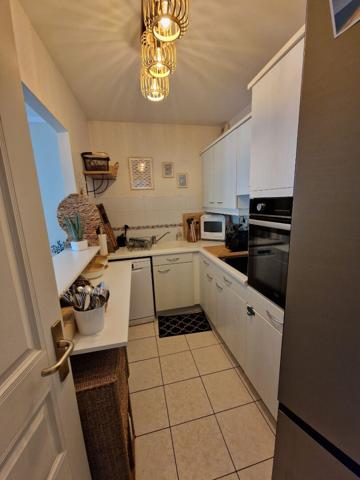 Proche toutes commodités et plage à pieds.