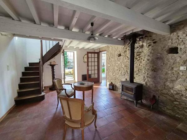 MAISON DE CHARME AVEC PISCINE PROCHE CITE DE CARCASSONNE