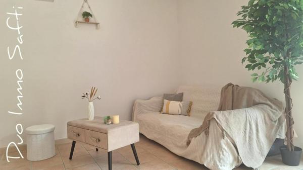 Petite maison, grands atouts – Plain-pied avec jardin et parking