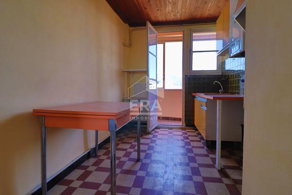 A vendre en exclusivité T3 53 m2 LUMINEUX BALCON TERRASSE TRAVERSANT LUMINEUX CALME  CAVE  FAIBLES CHARGES