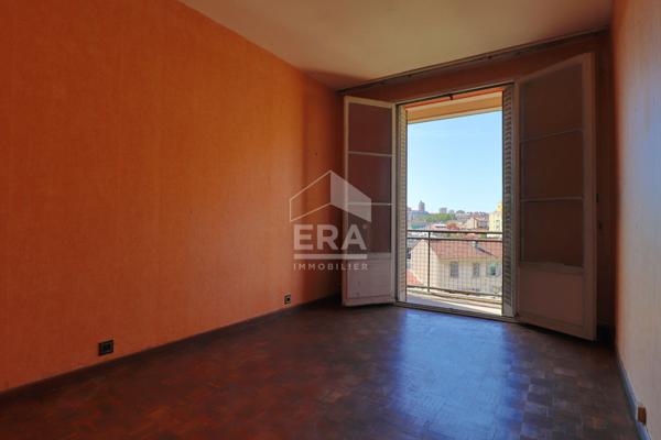 A vendre en exclusivité T3 53 m2 LUMINEUX BALCON TERRASSE TRAVERSANT LUMINEUX CALME  CAVE  FAIBLES CHARGES
