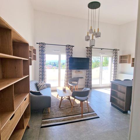Craponne (69290) STANDING ! T3 MEUBLE avec terrasse 21m2 + Box PMR- 3° et dernier étage- Immeuble de 2024- CRAPONNE- DISPONIBLE