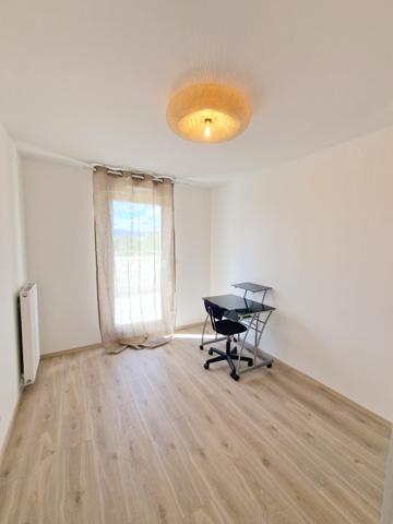 Craponne (69290) STANDING ! T3 MEUBLE avec terrasse 21m2 + Box PMR- 3° et dernier étage- Immeuble de 2024- CRAPONNE- DISPONIBLE