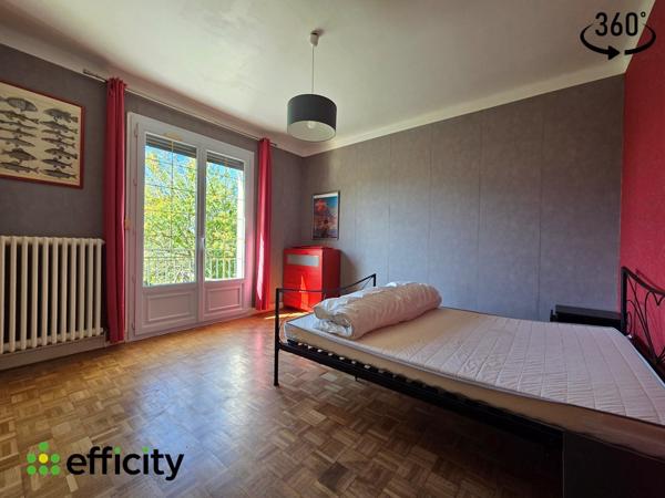 Maison
         7 pièces
        - 137 m² Exclusivité 379 850 € *
