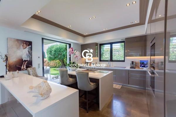 Vente villa 7 pièces 83310 - Grimaud