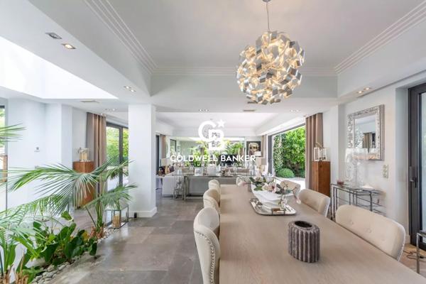 Vente villa 7 pièces 83310 - Grimaud