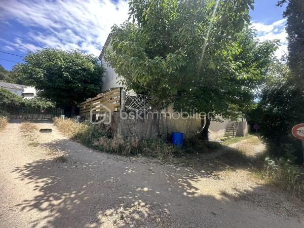 A 2 minutes  de l'entrée d ' Ales !
   Saint Martin de Valgalgues 
A 2 pas du secteur de l’hôpital d’Ales et du centre commercial , des écoles , des collèges ,des lycées  et la proximité des  centres médicaux .
 Je vous propose un Ensemble immobilier , un lot de 4 appartements , loué actuellement .
l'ensemble est édifié sur  550m2   environ ,
Qui comprend 4 appartements qui totalise 245 m2 ainsi que 3 garages d’une surface de 30 m2 envir chacun 
La taxe foncière s’élève à 3626 euros pour l’année 2025 
Concernant les loyers annuelles sont de 20 851 euros Hors charge 
Les charges sont le chauffage au gaz de ville 100 euros approximatif par mois par location 
Et les taxes : ordures ménagères sont de 648  Euros à l’année pour l’ensemble des 4 locations 
Il ya des travaux de rafraîchissement à prévoir dans l’ensemble 
Chaque entrée est indépendante 
Chaque locataire  possède une terrasse ou un balcon et un moyen de stationner , un parking ou un garage .
Vous souhaitez avoir plus d’informations  complémentaires sur ce bien ?
Je reste à votre écoute et à votre disposition 
 du Lundi au dimanche afin de répondre à vos attentes.