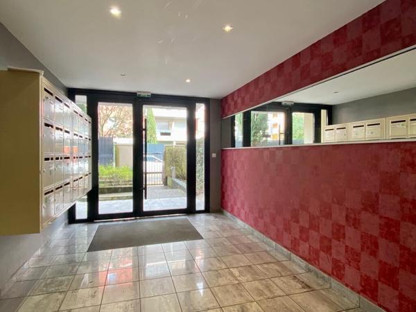 Quartier Sacré Coeur - Appartement T2 avec terrasse et garage fermé