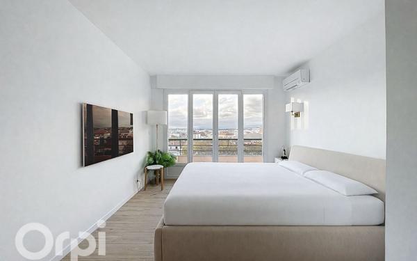 Appartement à vendre    3 pièces • 80,01 m2 Saint-Raphaël