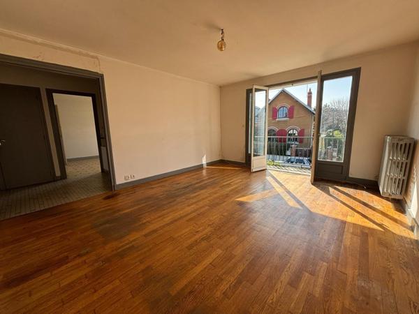 Maison des années 60 avec sous sol complet - Quartier résidentiel proche écoles et commerces