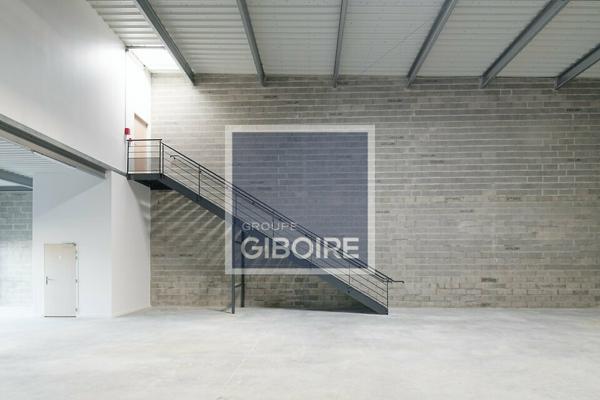 Local d'activites 361 m² à louer MORDELLES (réf : 35.5967)
