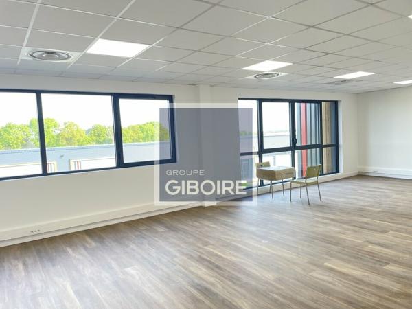 Local d'activites 361 m² à louer MORDELLES (réf : 35.5967)