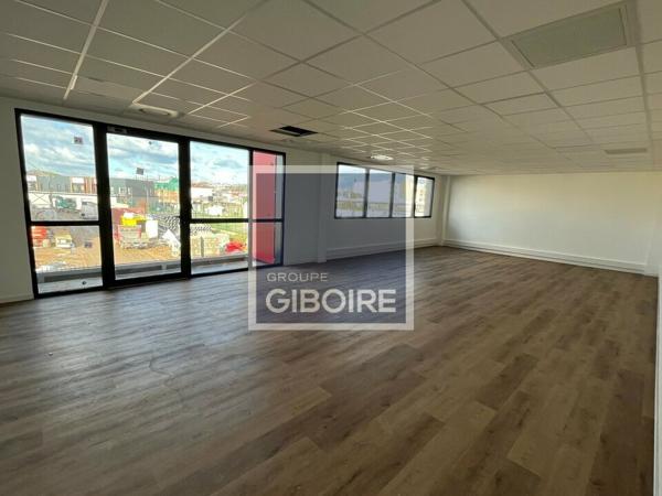 Local d'activites 361 m² à louer MORDELLES (réf : 35.5967)