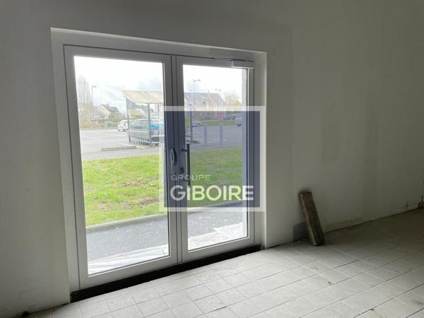 Local commercial - A LOUER (réf : 35.7267)