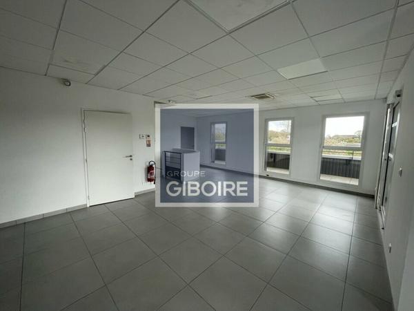 Local d'activites 670 m² à louer TREILLIERES (réf : 44.019078)