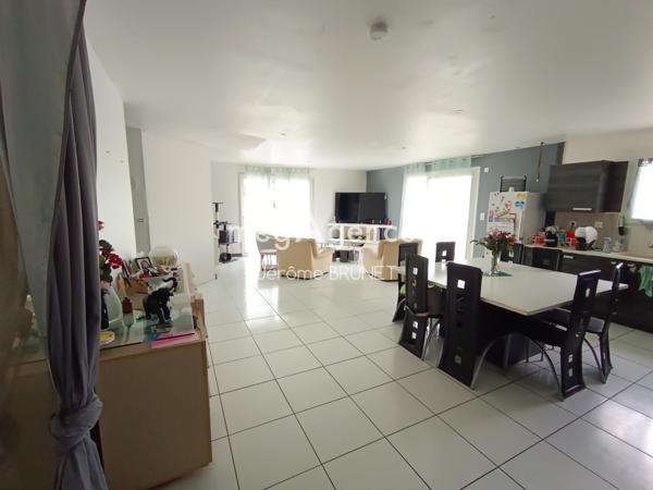 Maison à MOREILLES, 85450 - 7 pièces 128m²