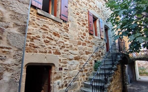 Maison à louer    3 pièces •  Vinezac