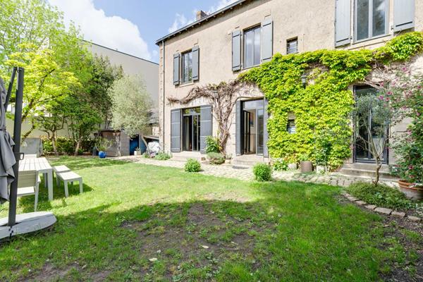 A VENDRE NANTES  St Donatien Maison de caractère pleine de charme -Jardin Sud-double garage