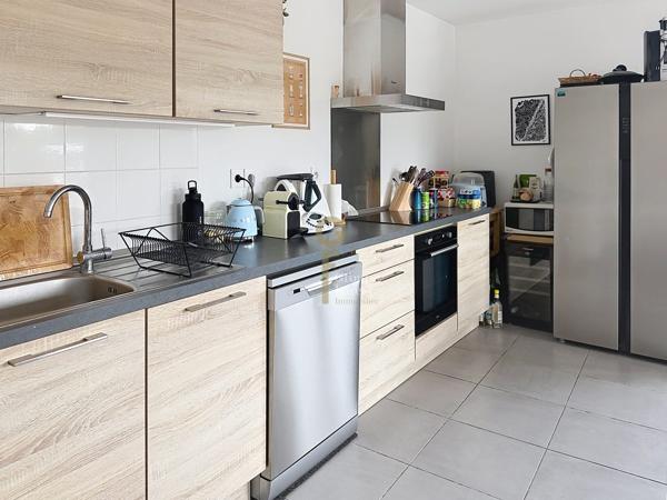 Bel appartement T3 étage élevé belle terrasse bien exposée