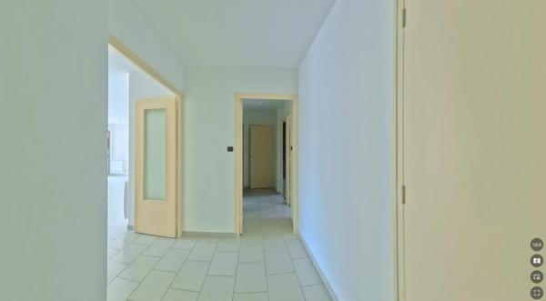 Appartement 3 pièces 95 m² dans une résidence sécurisée, au calme et proche centre ville .
