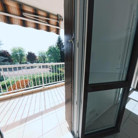Appartement 3 pièces 95 m² dans une résidence sécurisée, au calme et proche centre ville .