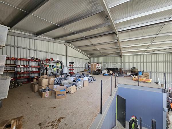 Opportunité de reprise d'une entreprise indépendante bénéficiant d'un solide ancrage local et d'une activité diversifiée.

La société intervient dans les domaines des travaux publics et des prestations agricoles, auprès d'une clientèle fidèle composée de professionnels, exploitants agricoles, particuliers et collectivités.
Elle dispose d'une équipe expérimentée, d'un parc matériel conséquent et d'un carnet de commandes en cours, offrant une reprise immédiate dans de bonnes conditions.

Cette structure opérationnelle présente de réelles perspectives de développement pour un entrepreneur souhaitant s'installer ou pour une entreprise désireuse de renforcer son implantation régionale.

Accompagnement du dirigeant possible.

Premier échange téléphonique recommandé afin d'étudier l'adéquation du projet avec votre profil.