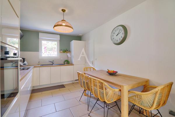 VILLA TYPE 6 AVEC JARDIN PAYSAGE PISCINE CHAUFFEE GARAGE A GREOUX LES BAINS