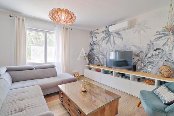 VILLA TYPE 6 AVEC JARDIN PAYSAGE PISCINE CHAUFFEE GARAGE A GREOUX LES BAINS