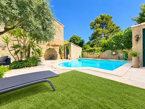 Saint Georges d'Orques. Magnifique maison vigneronne avec piscine et 5 chambres.