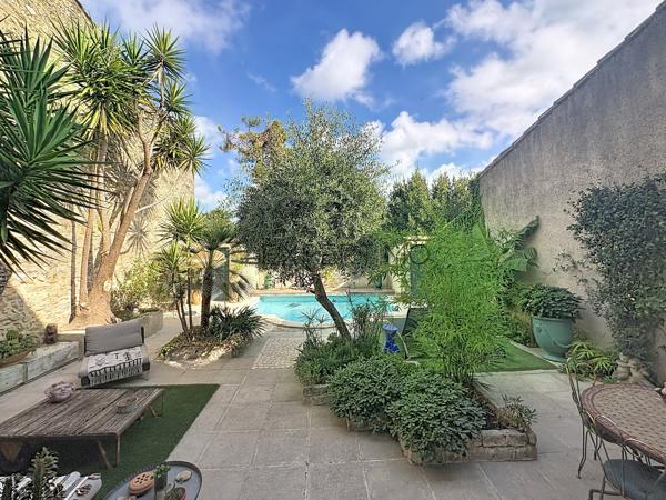 Saint Georges d'Orques. Magnifique maison vigneronne avec piscine et 5 chambres.