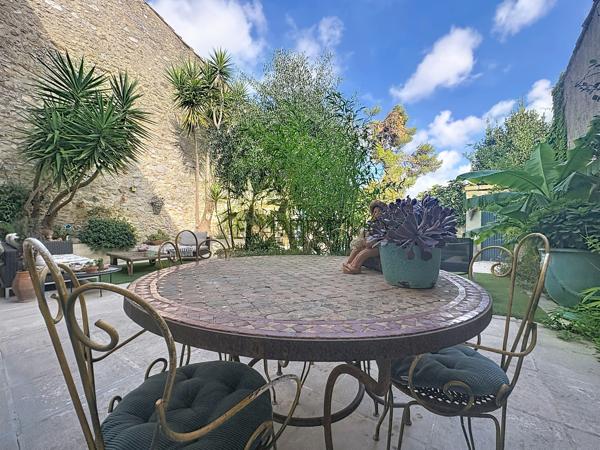 Saint Georges d'Orques. Magnifique maison vigneronne avec piscine et 5 chambres.