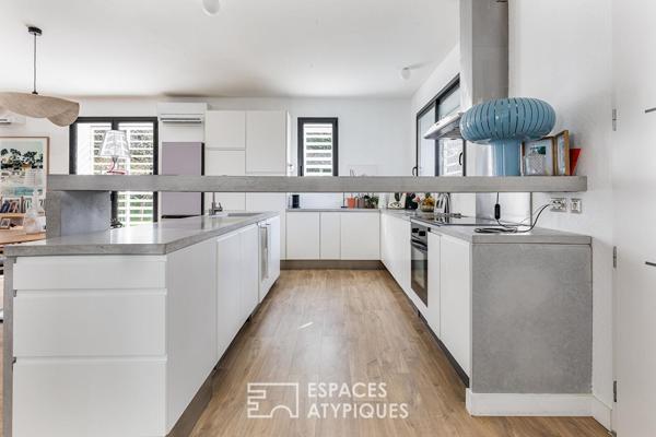 Maison d’architecte avec piscine dans un environnement préservé