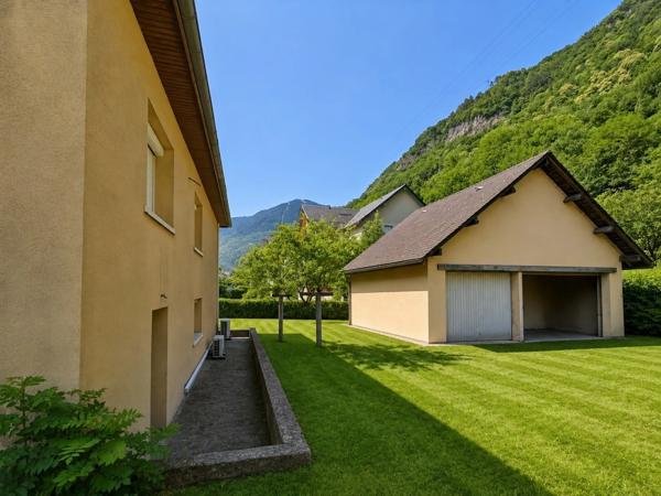 À vendre – Belle maison de caractère avec fort potentiel à Bagnères-de-Luchon