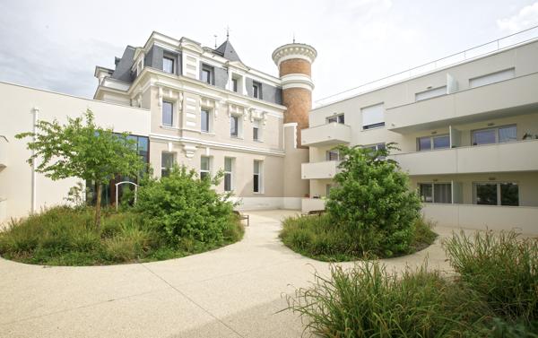 Appartement
         2 pièces
        - 42 m² Exclusivité 195 000 € *