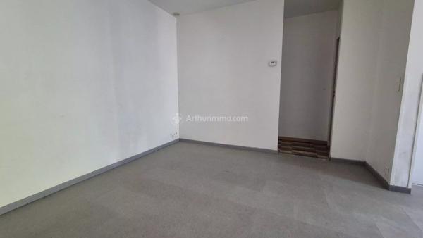 Location                                                      Appartement
                        
                     3 pièces                      66 m2                     à Saint-Juéry