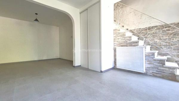 Location                                                      Appartement
                        
                     3 pièces                      66 m2                     à Saint-Juéry