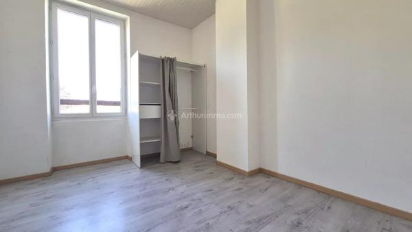 Location                                                      Appartement
                        
                     3 pièces                      66 m2                     à Saint-Juéry