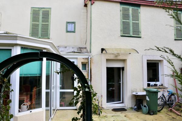 Maison à vendre 6 pièces, 4 chambres, à CHALONS EN CHAMPAGNE (51) sur une parcelle de 570m2