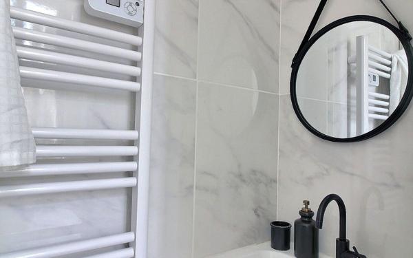 Appartement à vendre    2 pièces •  Marseille 6