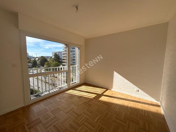 À VENDRE APPARTEMENT T4 RÉNOVÉ AVEC GARAGE ET BALCONS - RENNES CENTRE, BOURG L'ÉVÊQUE