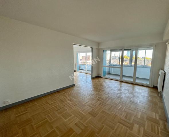À VENDRE APPARTEMENT T4 RÉNOVÉ AVEC GARAGE ET BALCONS - RENNES CENTRE, BOURG L'ÉVÊQUE