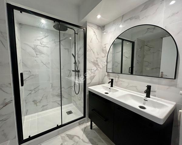 À VENDRE APPARTEMENT T4 RÉNOVÉ AVEC GARAGE ET BALCONS - RENNES CENTRE, BOURG L'ÉVÊQUE