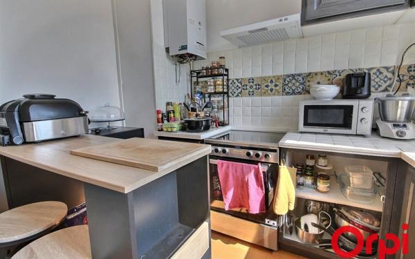 Appartement à vendre    2 pièces • 47,03 m2 Marseille 11