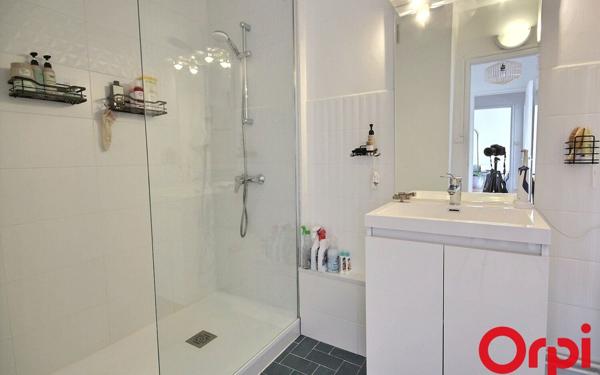 Appartement à vendre    2 pièces • 47,03 m2 Marseille 11