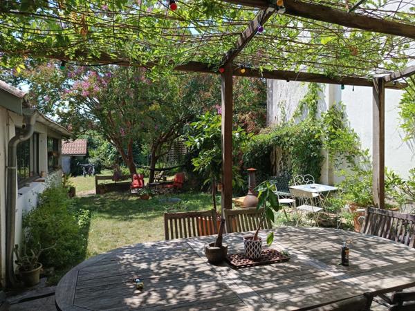 GITE SUR LE CHEMIN DE COMPOSTELLE A DEUX PAS DU COEUR DE VILLE