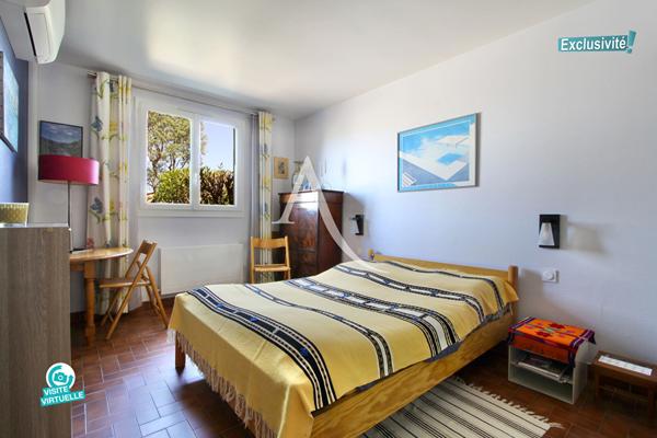 PALAVAS-LES-FLOTS - RIVE DROITE- CHARMANTE MAISON CLIMATISÉE - ENTIEREMENT RÉNOVÉE - ENVIRON 86 M² - 3 CHAMBRES - MEZZANINE - GARAGE - SUR TERRAIN DE 191 M²