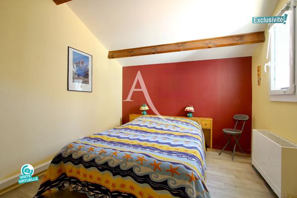 PALAVAS-LES-FLOTS - RIVE DROITE- CHARMANTE MAISON CLIMATISÉE - ENTIEREMENT RÉNOVÉE - ENVIRON 86 M² - 3 CHAMBRES - MEZZANINE - GARAGE - SUR TERRAIN DE 191 M²