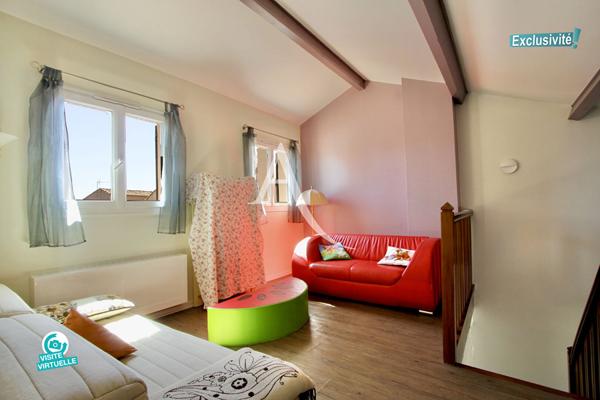 PALAVAS-LES-FLOTS - RIVE DROITE- CHARMANTE MAISON CLIMATISÉE - ENTIEREMENT RÉNOVÉE - ENVIRON 86 M² - 3 CHAMBRES - MEZZANINE - GARAGE - SUR TERRAIN DE 191 M²